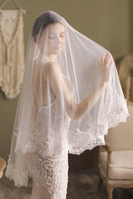 Load image into Gallery viewer, Two-tier Lace Edge Tulle Lace Hip Veils with Appliques
